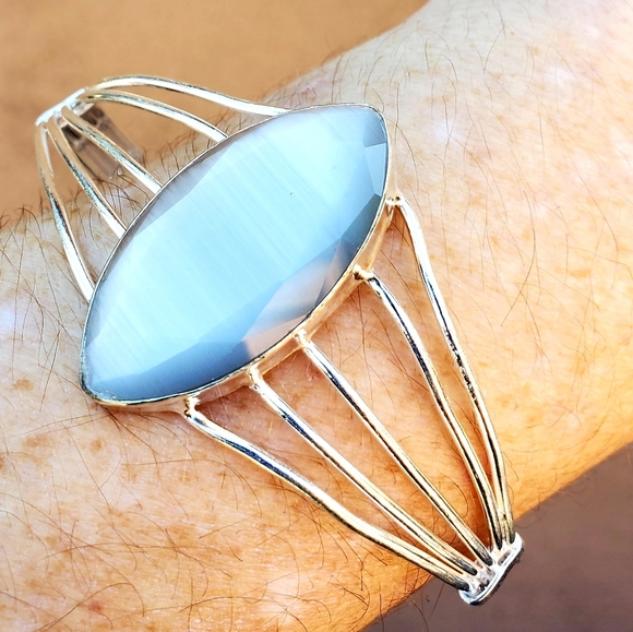 New Cat Eye Silver Cuff Bracelet. - Picture 10 of 14